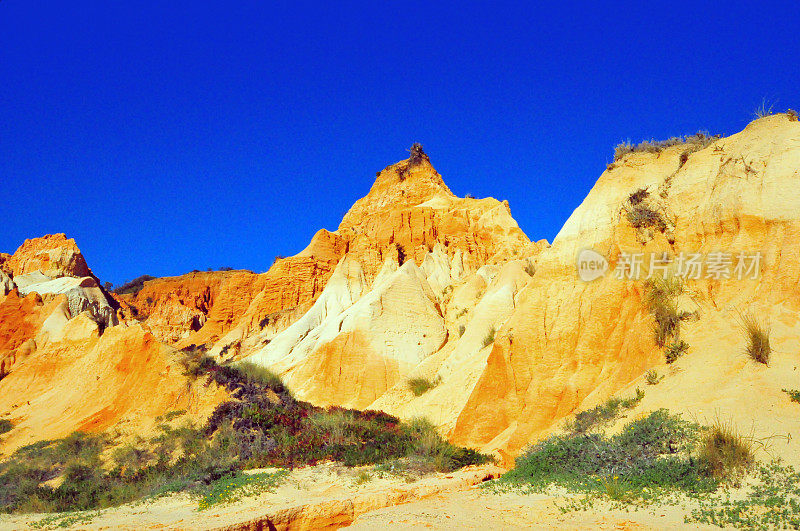 Falésia海滩侵蚀悬崖- Olhos de Água, Albufeira, Algarve，葡萄牙